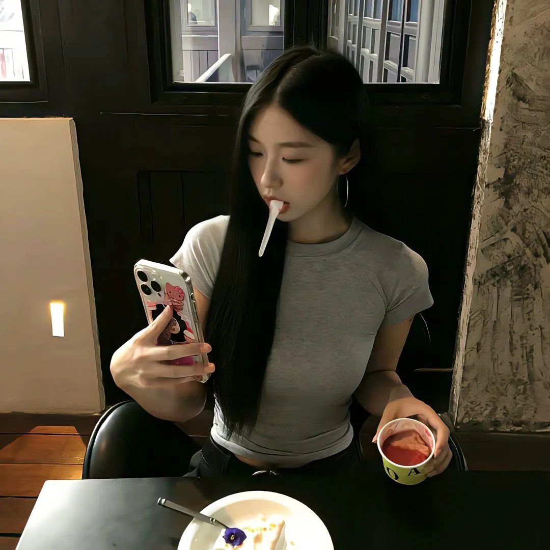 奇怪的她